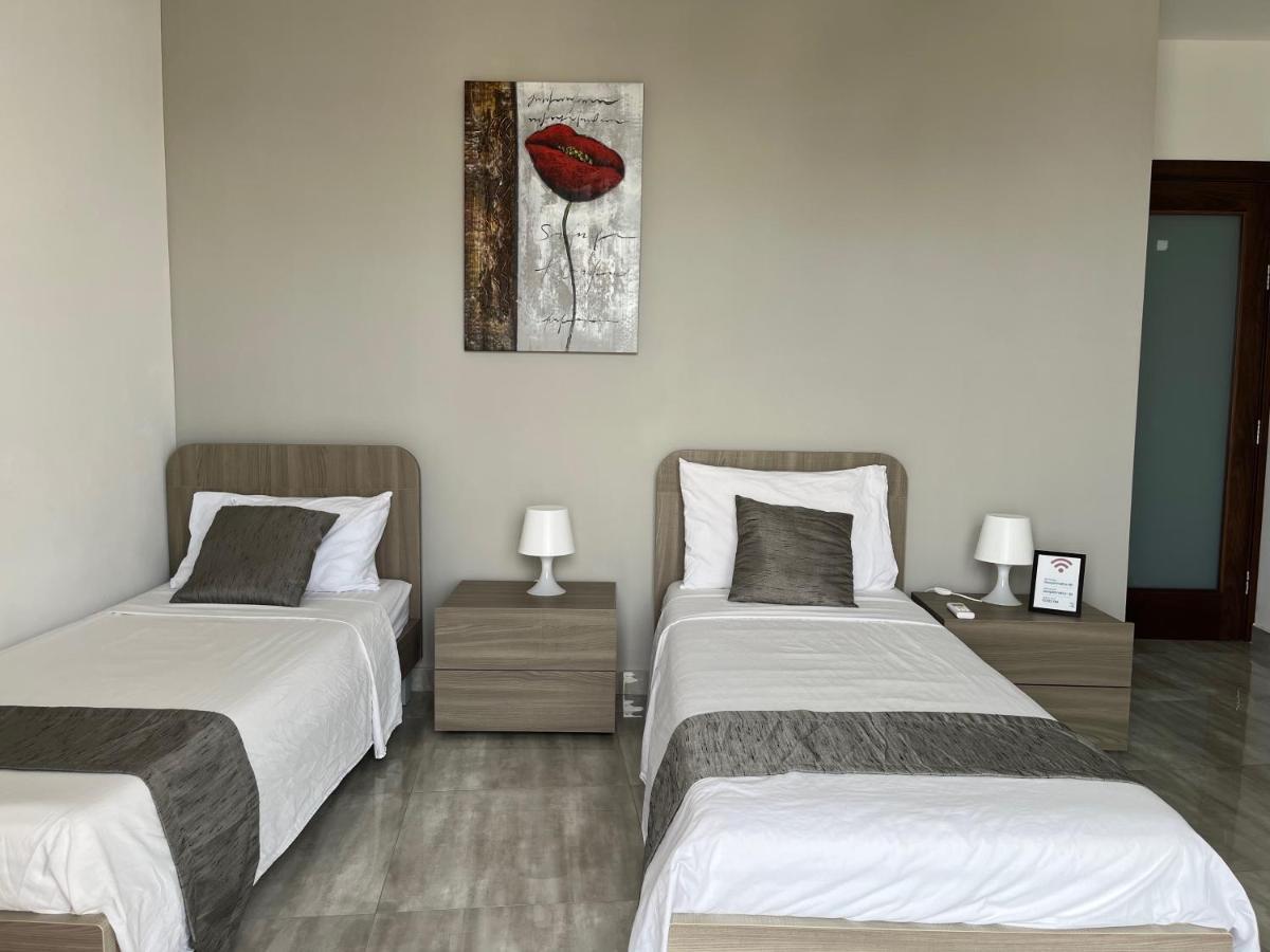 F10 Room 3, Private Room Two Single Beds Shared Bathroom In Shared Flat Msida Exterior photo